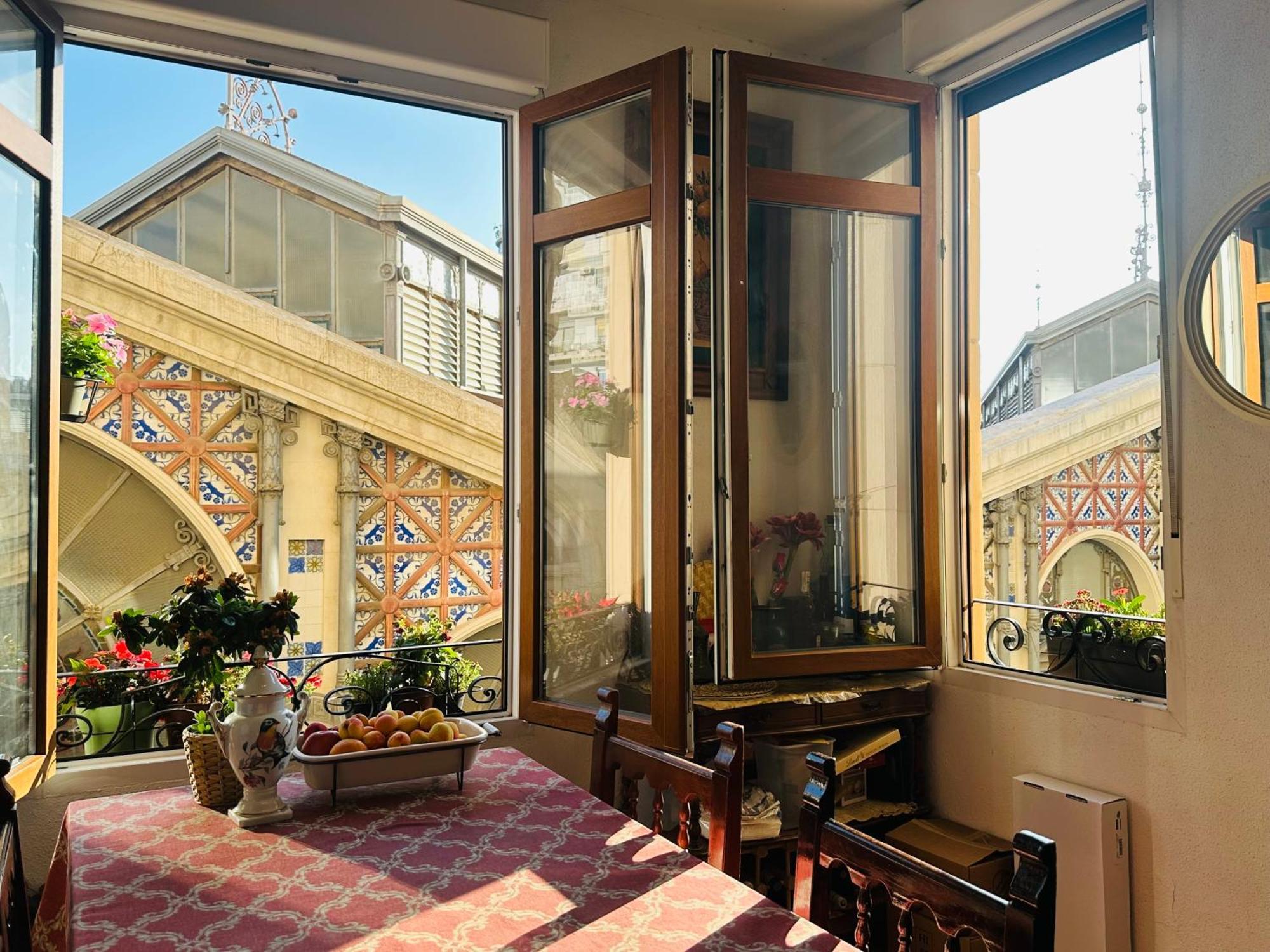 Mirador 5 Del Mercado Central - Habitacion Con Bano Privado En El Centro De La Ciudad Vella Valenza Esterno foto