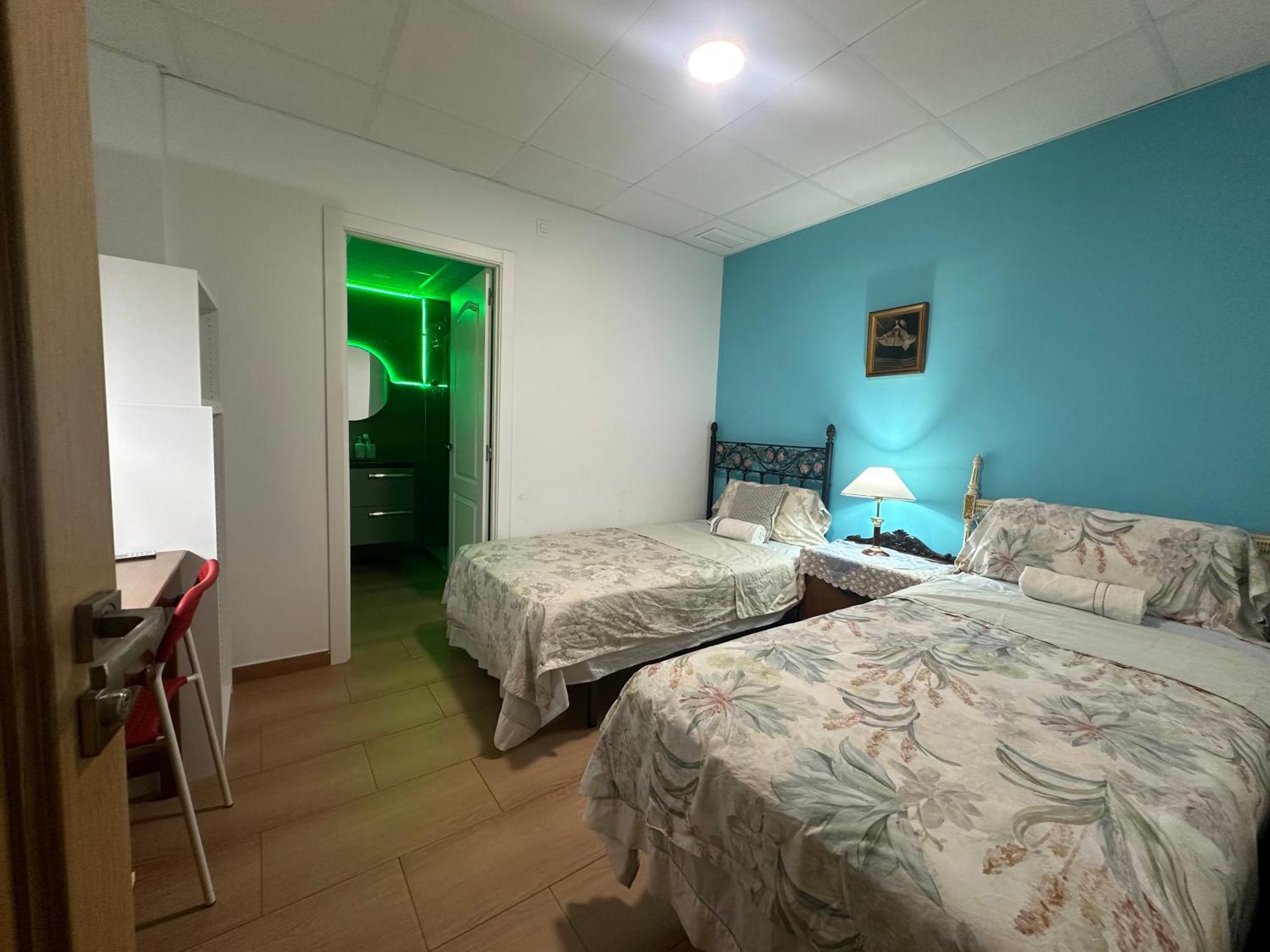 Mirador 5 Del Mercado Central - Habitacion Con Bano Privado En El Centro De La Ciudad Vella Valenza Esterno foto
