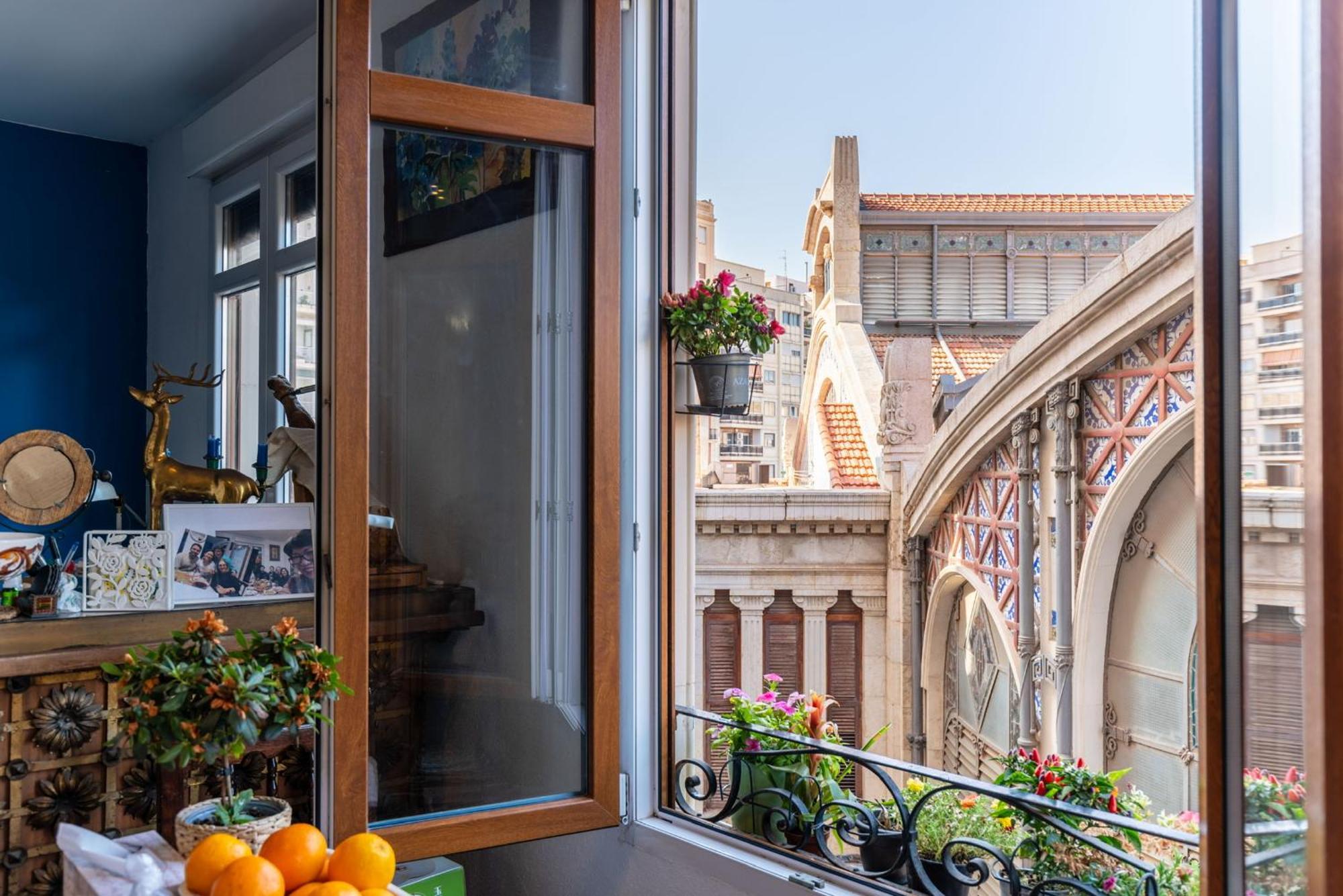 Mirador 5 Del Mercado Central - Habitacion Con Bano Privado En El Centro De La Ciudad Vella Valenza Esterno foto